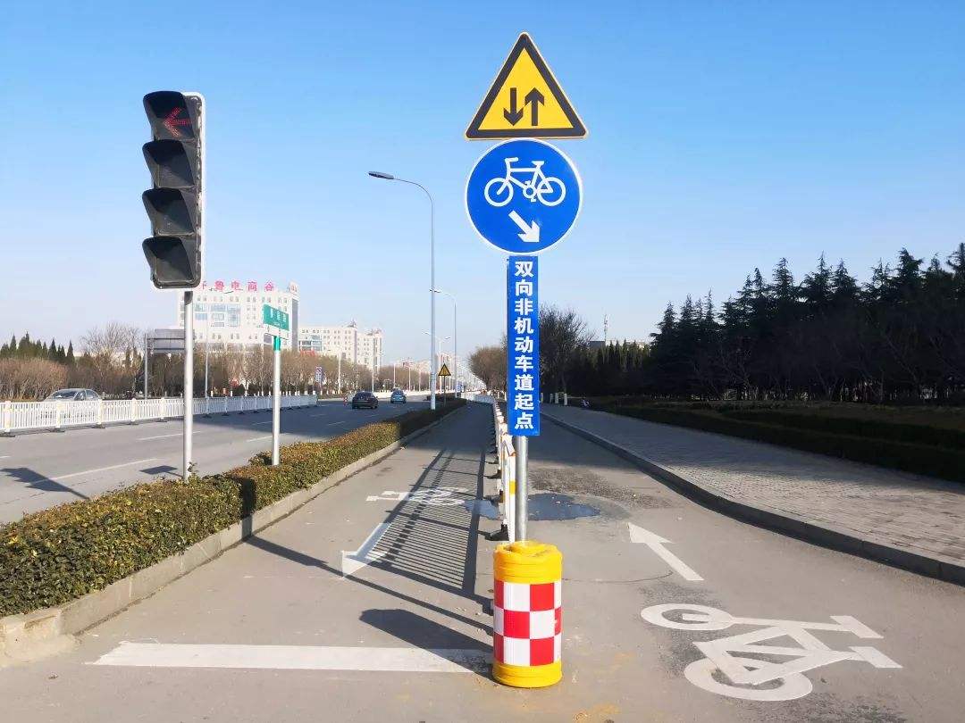 認(rèn)識機(jī)動(dòng)車道標(biāo)志 解讀道路上的圖形語言
